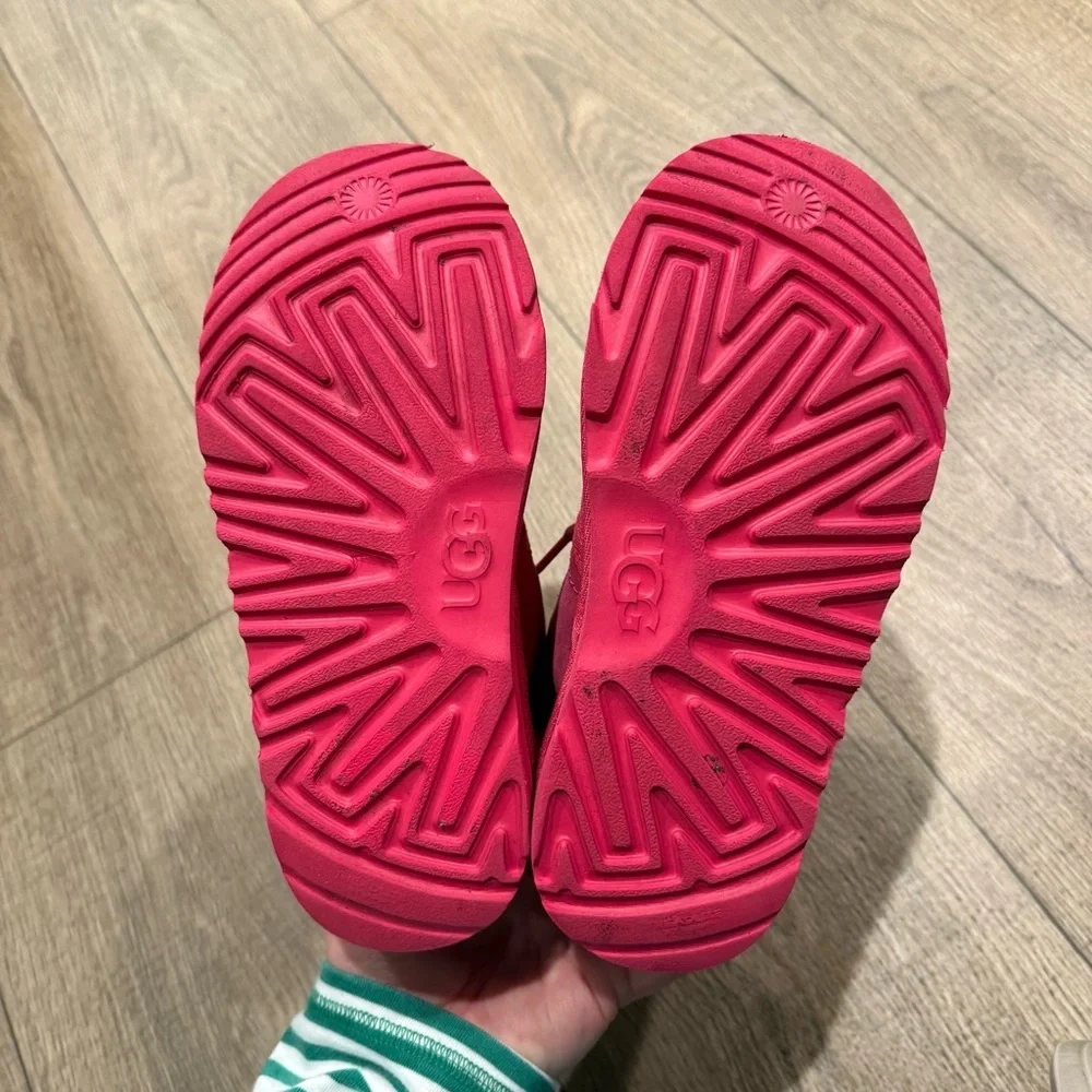 Ugg Neumel little girl size 2 pink suede sheepskin boots